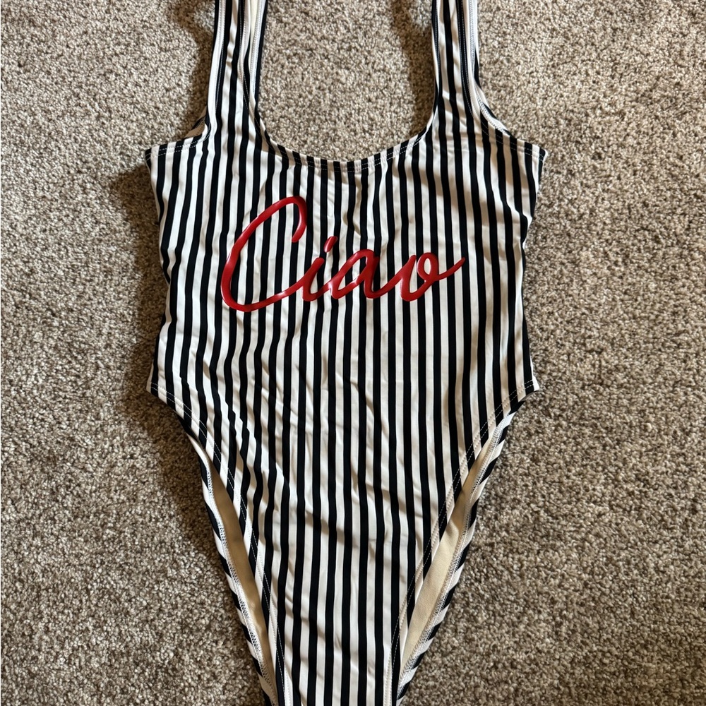 PRIVATE PARTY x UO Collab Exclusive Black and White Striped Swimsuit - Ciao - Picture 3 of 7